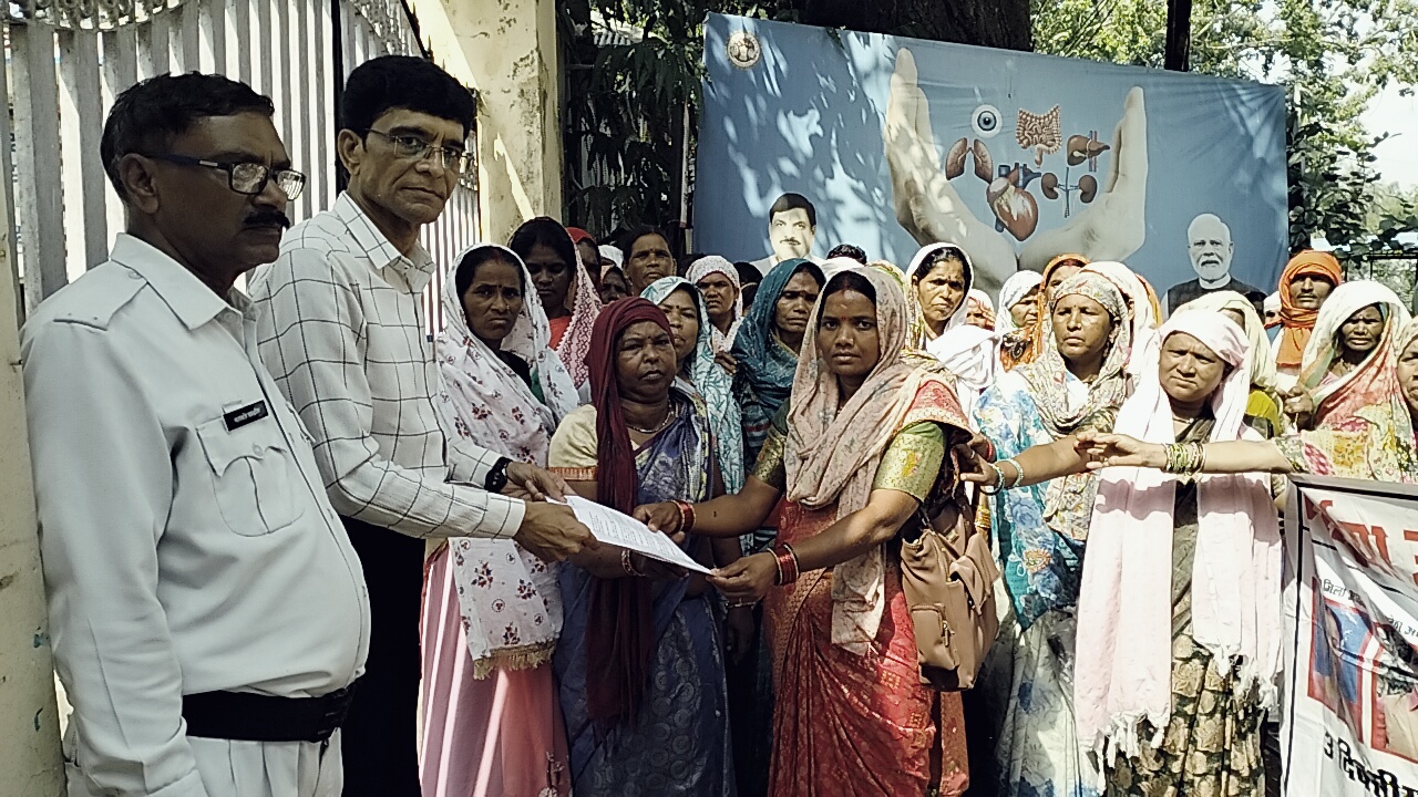 बच्चों का पेट भरने वाली रसोइयों का पेट खाली! पांच साल से जून का मानदेय नहीं, सम्मान जनक वेतन की मांग तेज